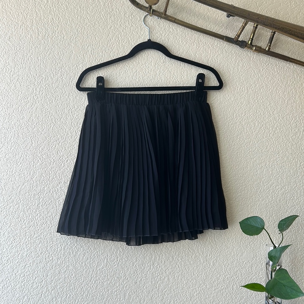 Sheer Lined Pleated Black Mini Skirt Groggy by jbc